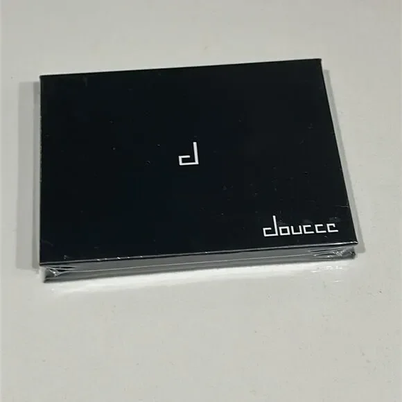 Doucce Pink and Gray Eyeshadow Palette Compact - New Sealed - Picture 3 of 5